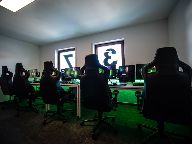 Main coaching arena with rows of gaming seats